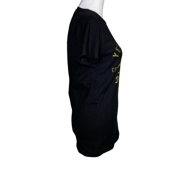 Yellowstone women's size Small Black graphic Dutton Ranch Logo short sleeve tee - Picture 2 of 5